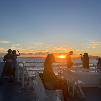 Majestic by Atlantis Cruises - Sunset and people - Boat Tours Near Me - Honolulu, Hawaii Majestic by Atlantis Cruises - Sunset and people - Boat Tours Near Me - Honolulu, Hawaii