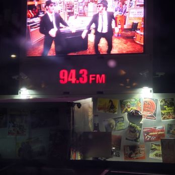 Snappy's - The Blues Brothers and Ray Charles on the screen. - Burgers Near Me - Las Vegas, Nevada Snappy's - The Blues Brothers and Ray Charles on the screen. - Burgers Near Me - Las Vegas, Nevada