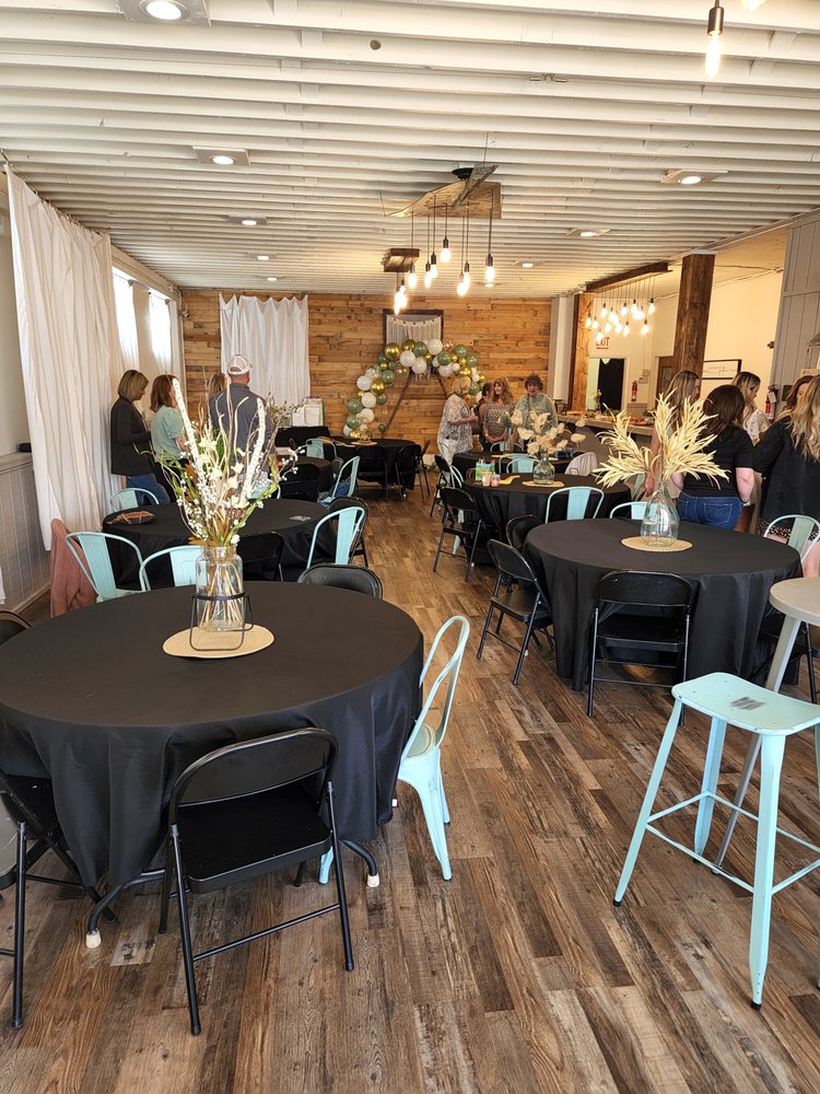 THE FRONT PORCH Updated September 2024 109 W 1st St, Laurel