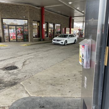 Speedway - a car parked in a parking garage - Gas Stations Near Me - Hammond, Indiana