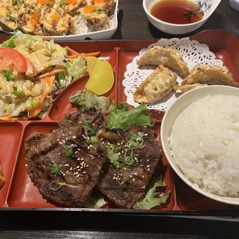 Honshu Sushi - Beef ribs and Japanese dumplings - Sushi Bars Near Me - Chatsworth, California