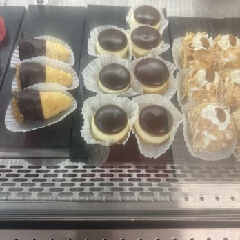 G Sweetss - Almond Cake c - Bakeries Near Me - Peabody, Massachusetts G Sweetss - Almond Cake c - Bakeries Near Me - Peabody, Massachusetts