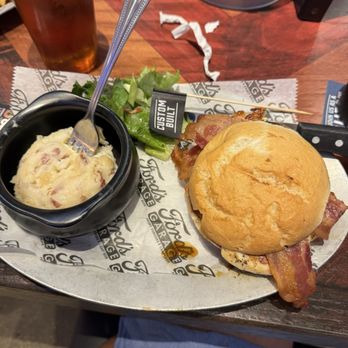 Ford's Garage Orlando International Outlets - Burgers Near Me - Orlando, Florida Ford's Garage Orlando International Outlets - Burgers Near Me - Orlando, Florida