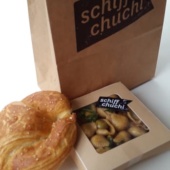 Schiffchuchi - Mediterraner Pasta-Salat und ein riesiges, fluffiges Gipfeli :) - Cafes Near Me - St. Gallen, SG