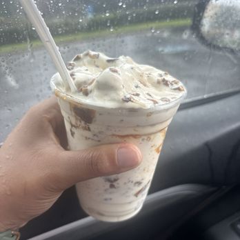 Goodberrys Frozen Custard - Regular Concrete butter pecan - Ice Cream & Frozen Yogurt Near Me - Raleigh, North Carolina