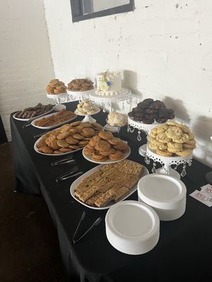 April's Famous Bakes by null