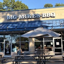 Big Mikes BBQ - Outside