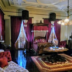 Iolani Palace - Bedroom at Iolani Palace
