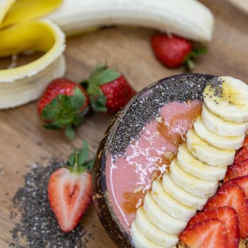 Juice Box Boca - bananas, strawberries, and granola - Juice Bars & Smoothies Near Me - Boca Raton, Florida Juice Box Boca - bananas, strawberries, and granola - Juice Bars & Smoothies Near Me - Boca Raton, Florida