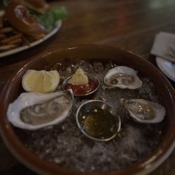 Growlers Pourhouse - Oysters
