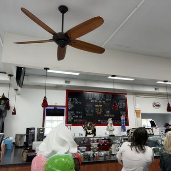 Rocky Point Creamery - Ice Cream & Frozen Yogurt Near Me - Tuscarora, Maryland