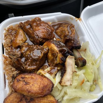 Caribbean Hut - Jerk Chicken Lunch Combo - Caribbean Near Me - Charlotte, North Carolina Caribbean Hut - Jerk Chicken Lunch Combo - Caribbean Near Me - Charlotte, North Carolina