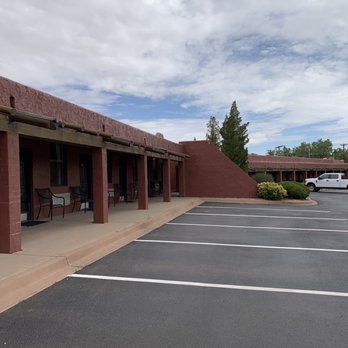 Thunderbird Lodge - Fairly empty - Hotels Near Me - Chinle, Arizona Thunderbird Lodge - Fairly empty - Hotels Near Me - Chinle, Arizona
