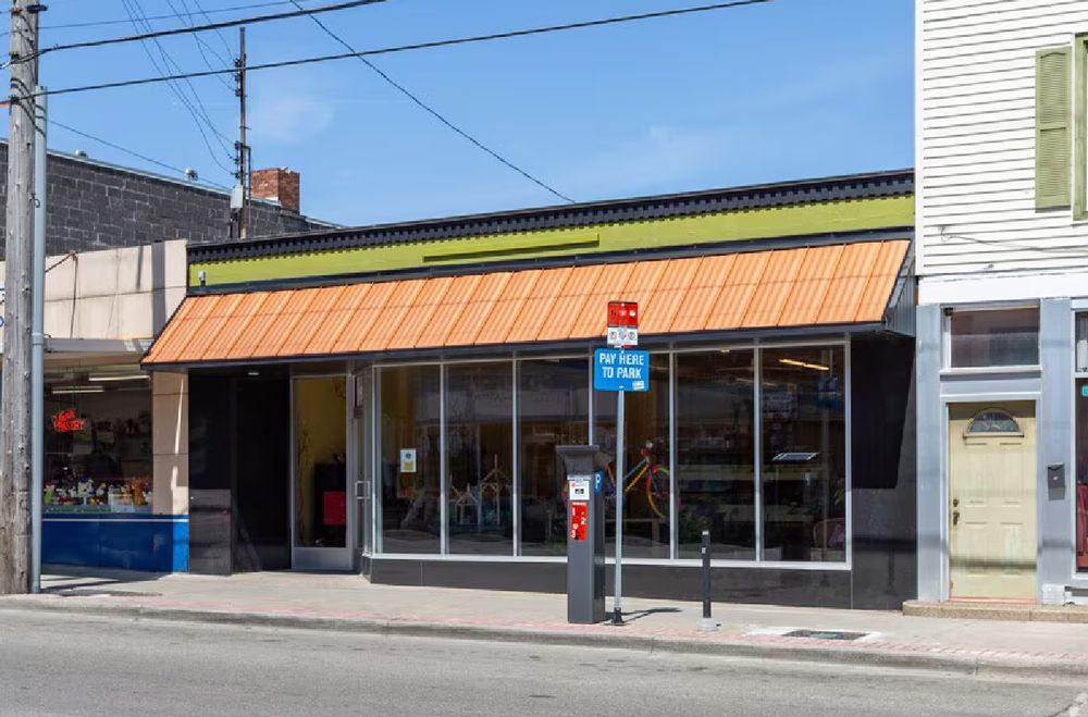 BLACK DOG BOOKS AND RECORDS Updated August 2024 959 Fulton St E