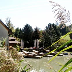 Gasthaus Hochramalpe - Durch den Gastgarten gehts hinein