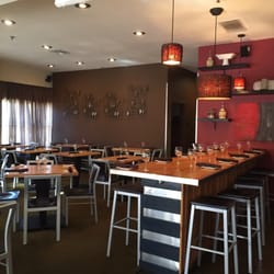 Vista Vino - VistaVino Modern Grill is a quaint, Tuscan focused restaurant with worldly cuisine.  Chef Michael Glennon has been cooking for over 25 years