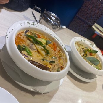 Silver Chopsticks - Red and green curry - Vietnamese Near Me - Toronto, Ontario