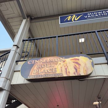 Cinnamon Roll Place - Bakeries Near Me - Kihei, Hawaii