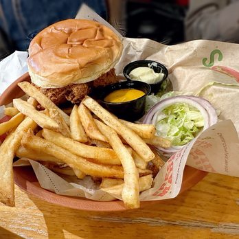Chili's - Big Mouth Crispy Chicken Sandwich - Bars Near Me - Miami, Florida