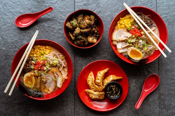 Poke Burri / Lifting Noodles Ramen by null