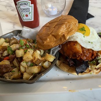 ApacheXLR - Spicy chicken sandwich - Bars Near Me - Atlanta, Georgia