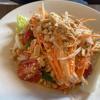 Umami Noodle Bar - Papaya Salad - Sushi Bars Near Me - Pooler, Georgia