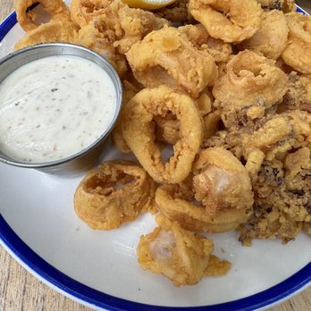 Mandolin Aegean Bistro - Fried Calamari - Mediterranean Near Me - Miami, Florida