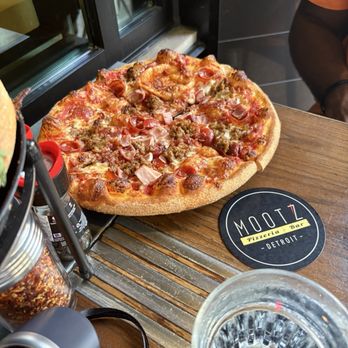 Mootz Pizzeria + Bar - Pizza Near Me - Detroit, Michigan