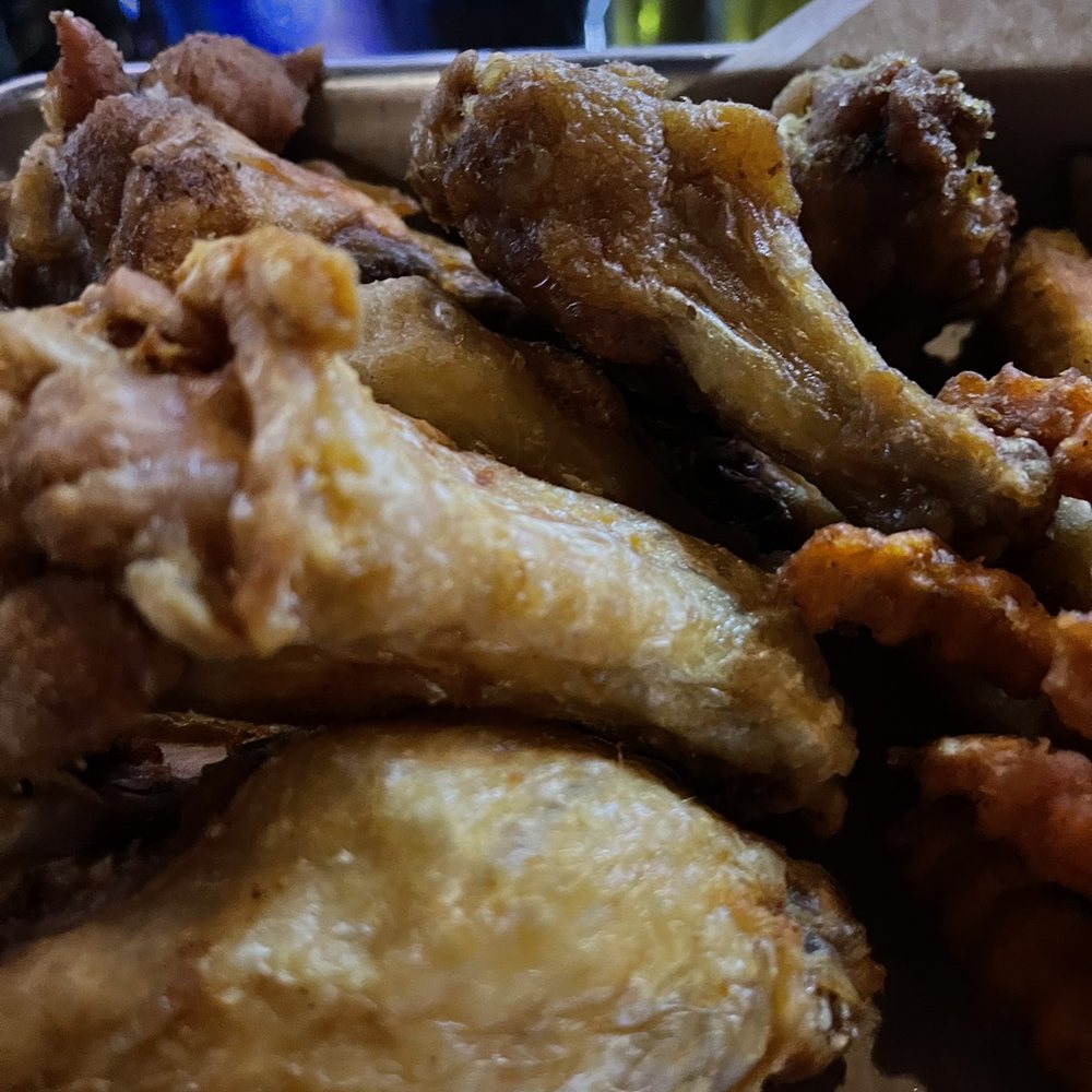 Wing Kings - crispy wings not greasy - Sports Bars Near Me - El Paso, Texas Wing Kings - crispy wings not greasy - Sports Bars Near Me - El Paso, Texas