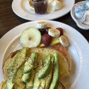 Stillwells Restaurant - Pancakes and avacado toast - American Near Me - Big Bear Lake, California Stillwells Restaurant - Pancakes and avacado toast - American Near Me - Big Bear Lake, California