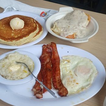 Huddle House - Breakfast & Brunch Near Me - Lakeland, Georgia Huddle House - Breakfast & Brunch Near Me - Lakeland, Georgia