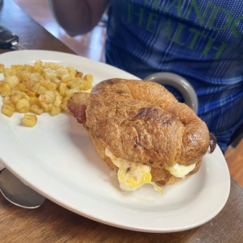 Marquise Dunedin - Breakfast croissant sandwich - Breakfast & Brunch Near Me - Dunedin, Florida