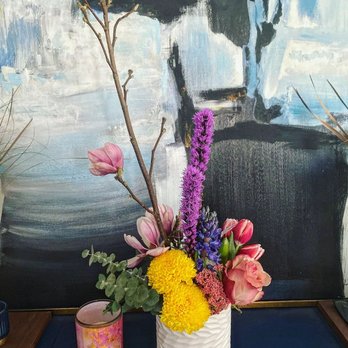 Dragonfly Floral - A personalized arrangement that sent a smile across the miles! From SF to CO! - Florists Near Me Dragonfly Floral - A personalized arrangement that sent a smile across the miles! From SF to CO! - Florists Near Me