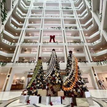 La Hiki - 4 Seasons Lobby - Breakfast & Brunch Near Me - Kapolei, Hawaii