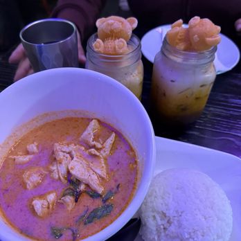 New Thai Elephant - Red curry chicken - Thai Near Me - San Mateo, California