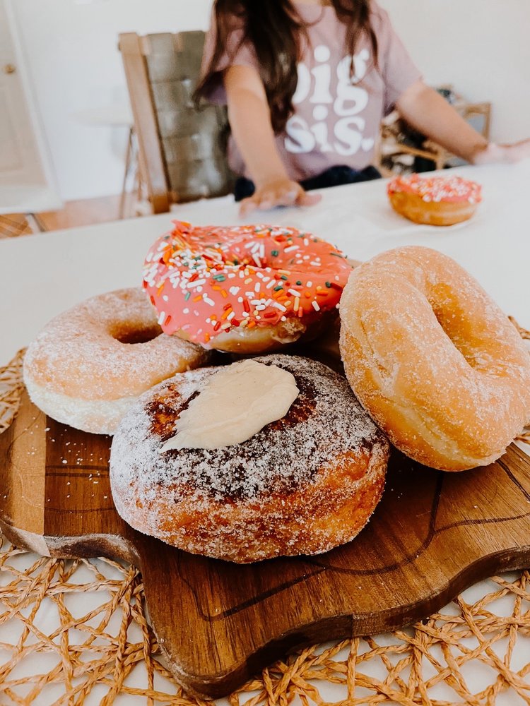 Downtown Donuts Logo