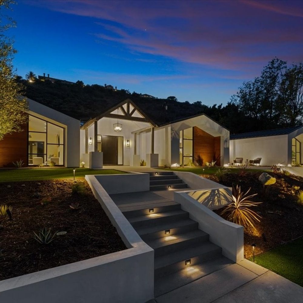 CALIBER REAL ESTATE GROUP Updated September 2024 19 Photos & 22 Reviews 128 S Glassell St