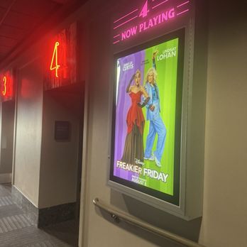 Emagine Willow Creek - Cinema Near Me - Minneapolis, Minnesota