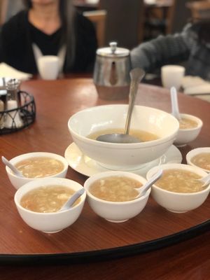 East Lake Chinese Restaurant and Dim Sum (東湖海鮮酒家) by null