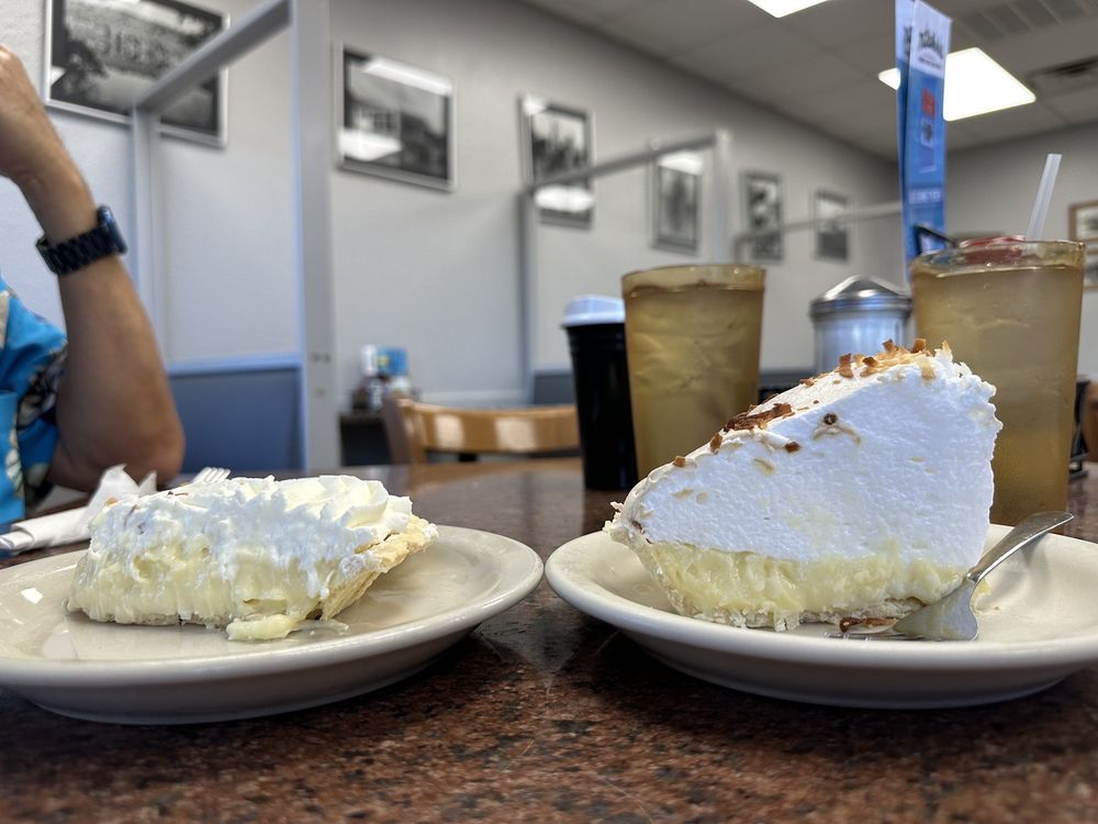 Blue Bonnet Cafe