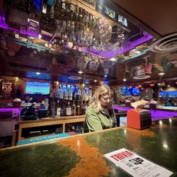 Campus Lounge - Overview of the bar