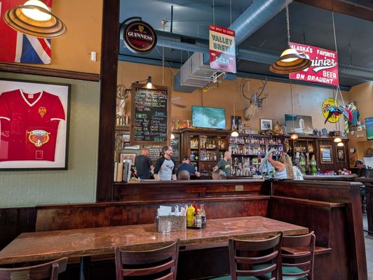 Ben 'N Nick's Bar & Grill by null