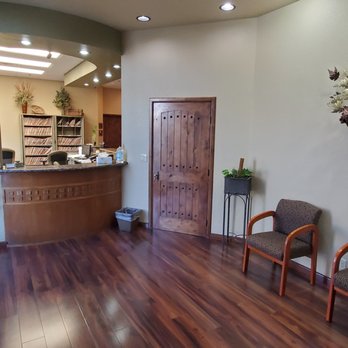 Thomas J. Booker, General Dentist - Our front desk is readily accessible to receive patients coming through the door. - Cosmetic Dentists Near Me - Henderson, Nevada