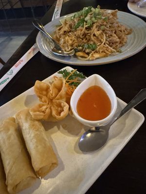 SpoonFull Thai Kitchen & Bar by null