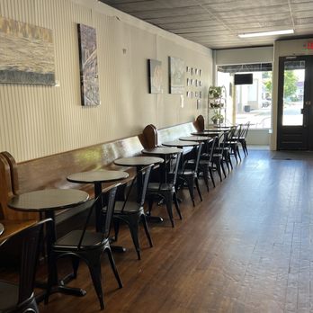 Leonard's Coffee Roasting - Beautiful hardwood floors and open seating - Coffee Roasteries Near Me - Johnstown, Ohio
