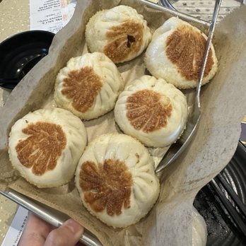 Mama Lu's Dumpling House - Pan 4. / Fried Pork Bun (6) - Dim Sum Near Me - Tustin, California Mama Lu's Dumpling House - Pan 4. / Fried Pork Bun (6) - Dim Sum Near Me - Tustin, California