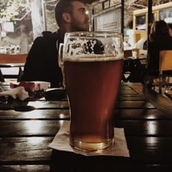 Emily Daniels - Birra Roja artesanal - Zeppelin