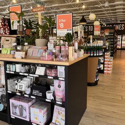 The Good Pour - Gift displays