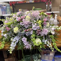 Ramona's Flowers - Casket spray