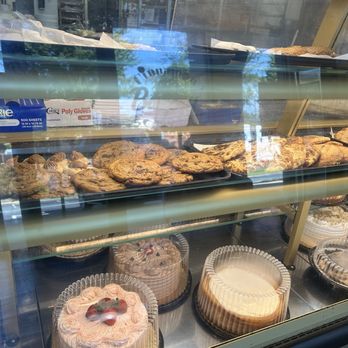 Cinnamon Creme Bakery - Cakes and cookies - Bakeries Near Me - Little Rock, Arkansas